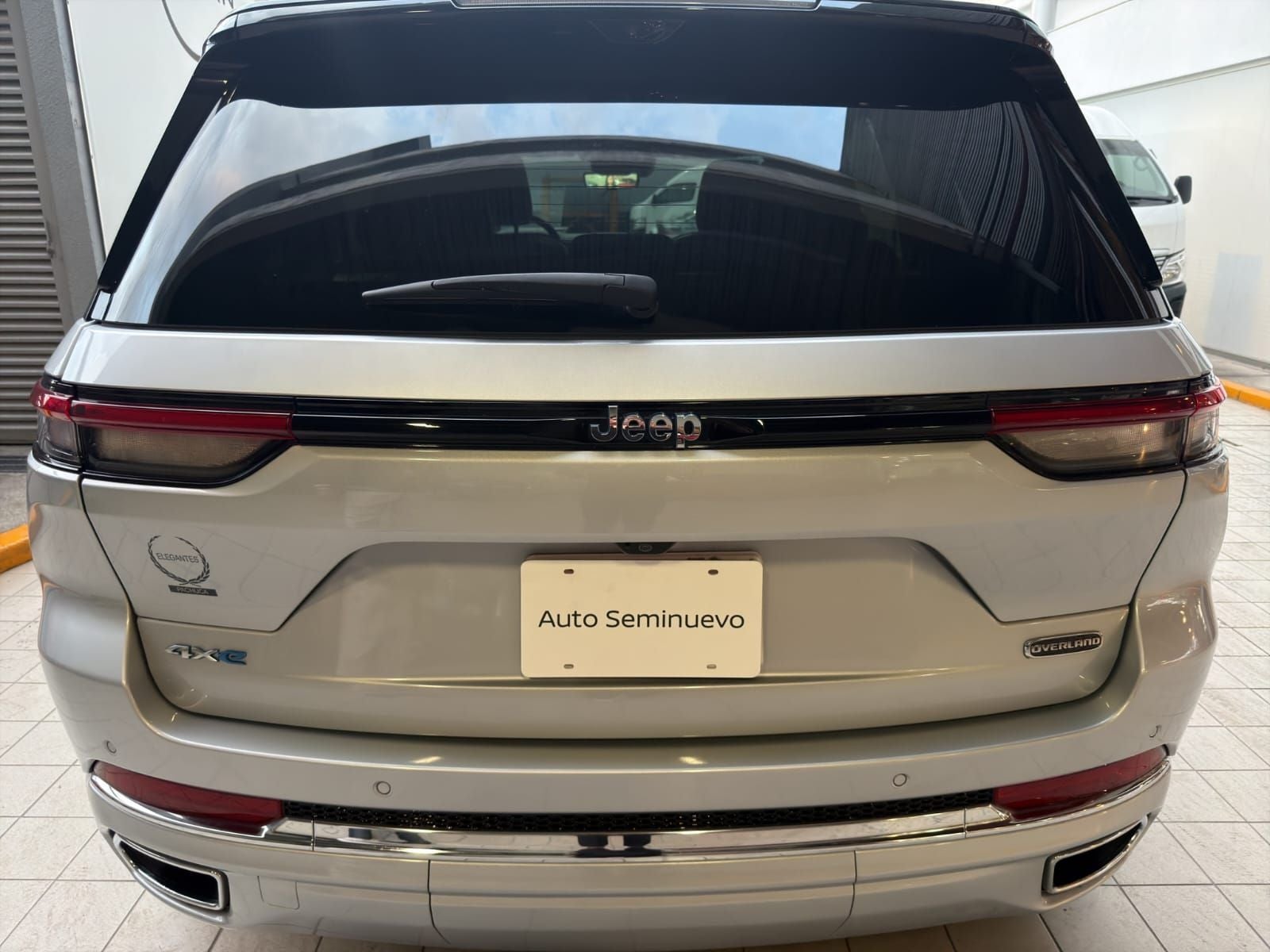 2023 Jeep Grand Cherokee 2.0 L4 DOHC DI Turbo PHEV 4x4 Overland 4xE At