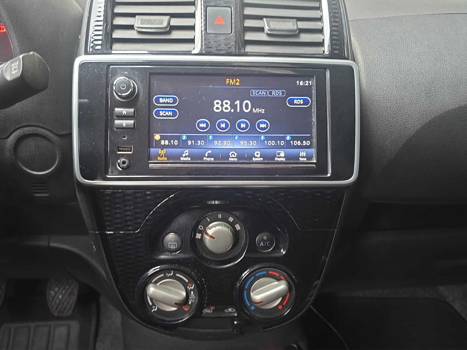 2022 Nissan March 1.6 Advance At