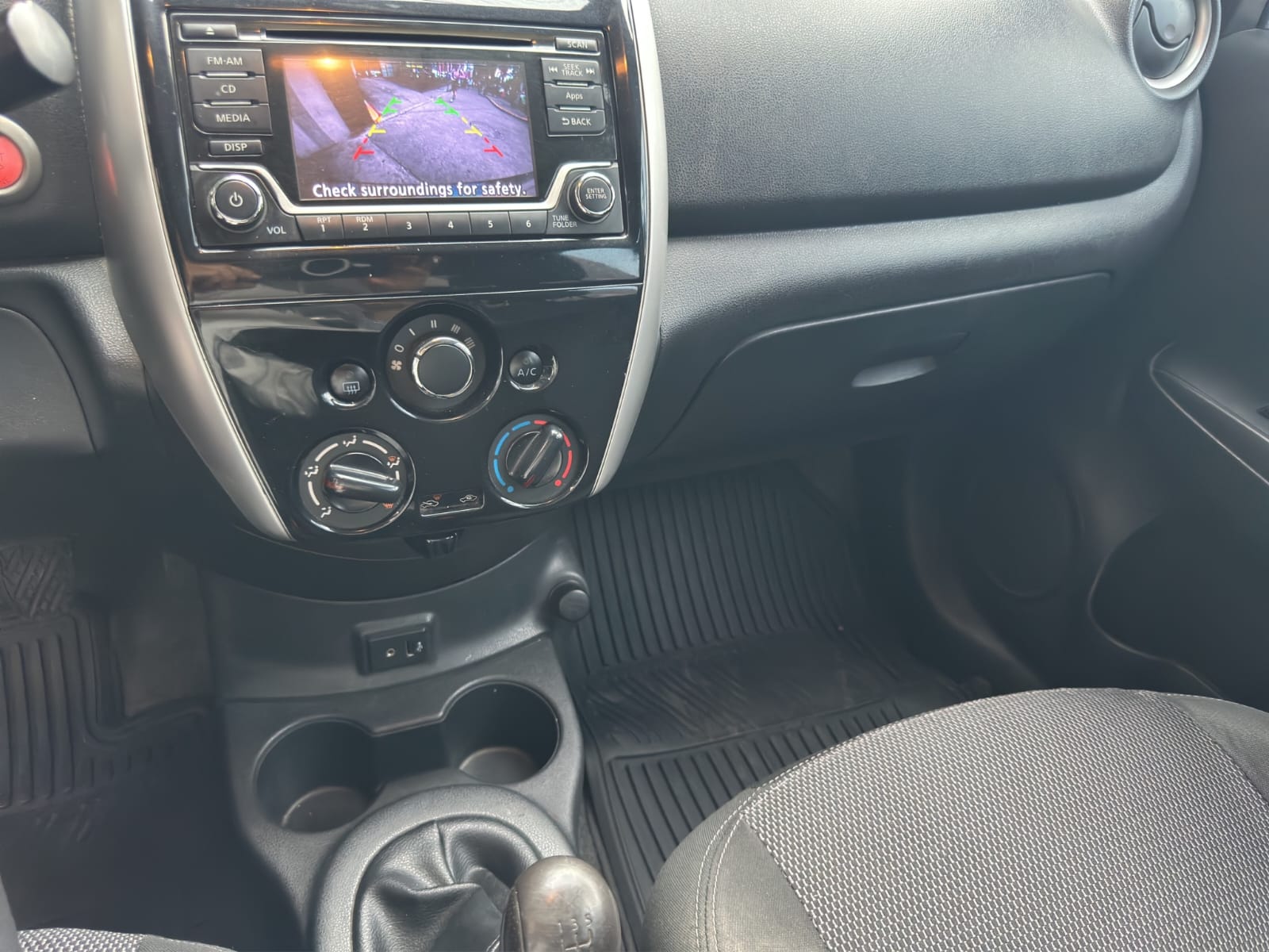 2017 Nissan Versa 1.6 Advance Mt