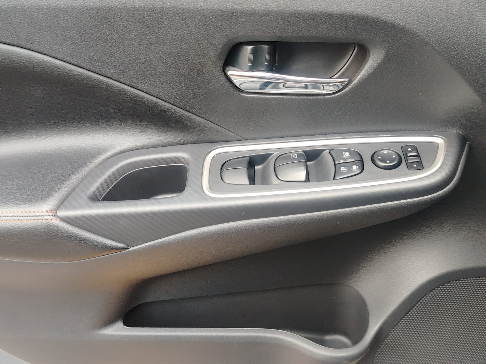 2024 Nissan Versa 1.6 SR At