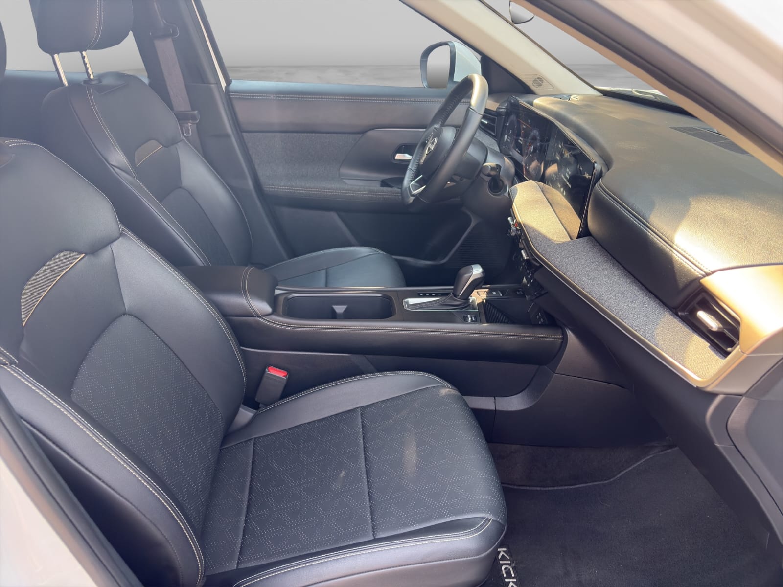 2025 Nissan Kicks 2.0 Exclusive At