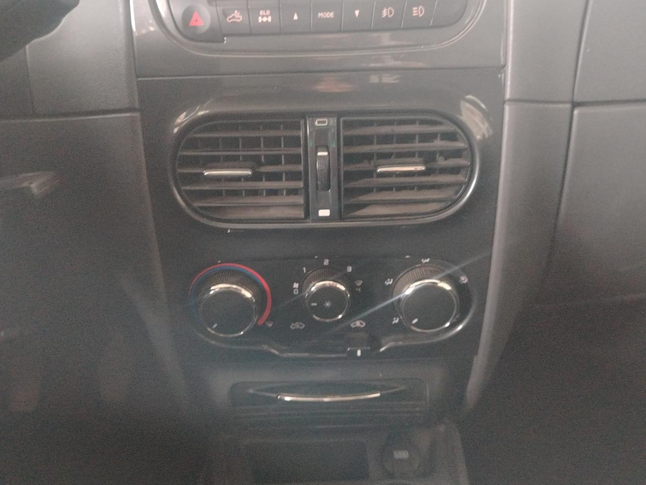 2020 Chrysler 200 CLUB CAB