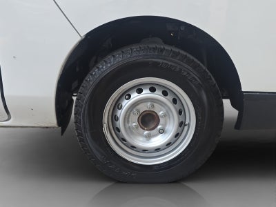 2024 Nissan Urvan 2.5 Panel Amplia AA Mt