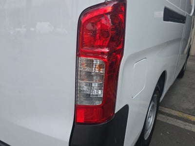 2024 Nissan Urvan 2.5 Panel Amplia AA Mt