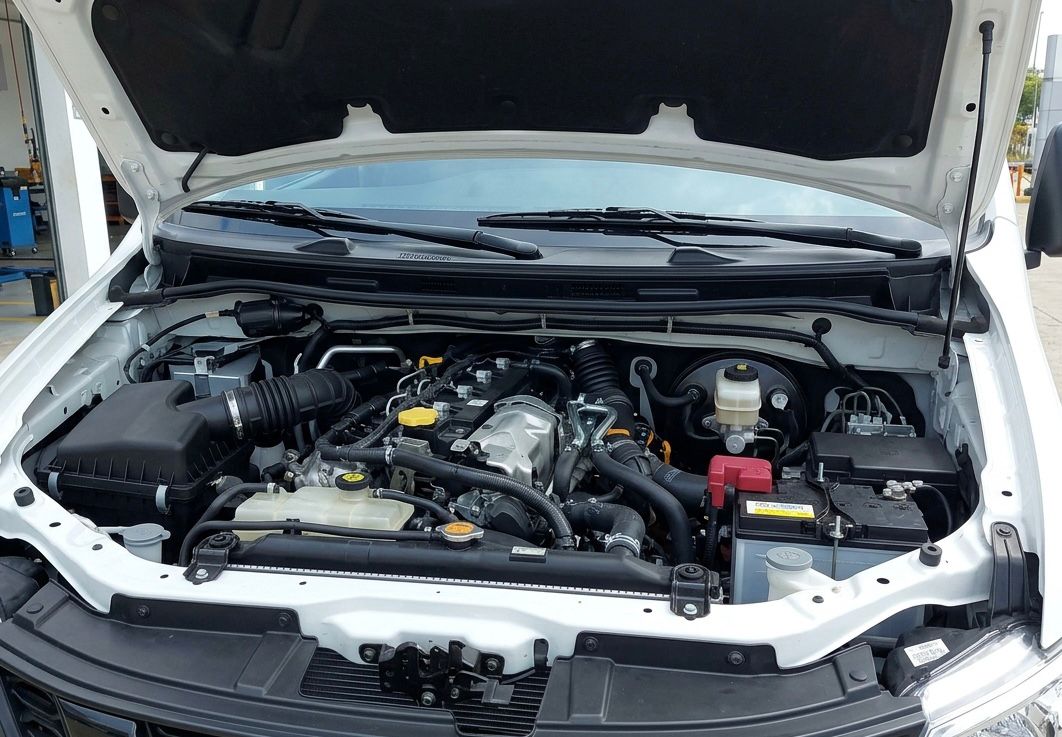 2024 Nissan Urvan 2.5 Panel Amplia AA Mt