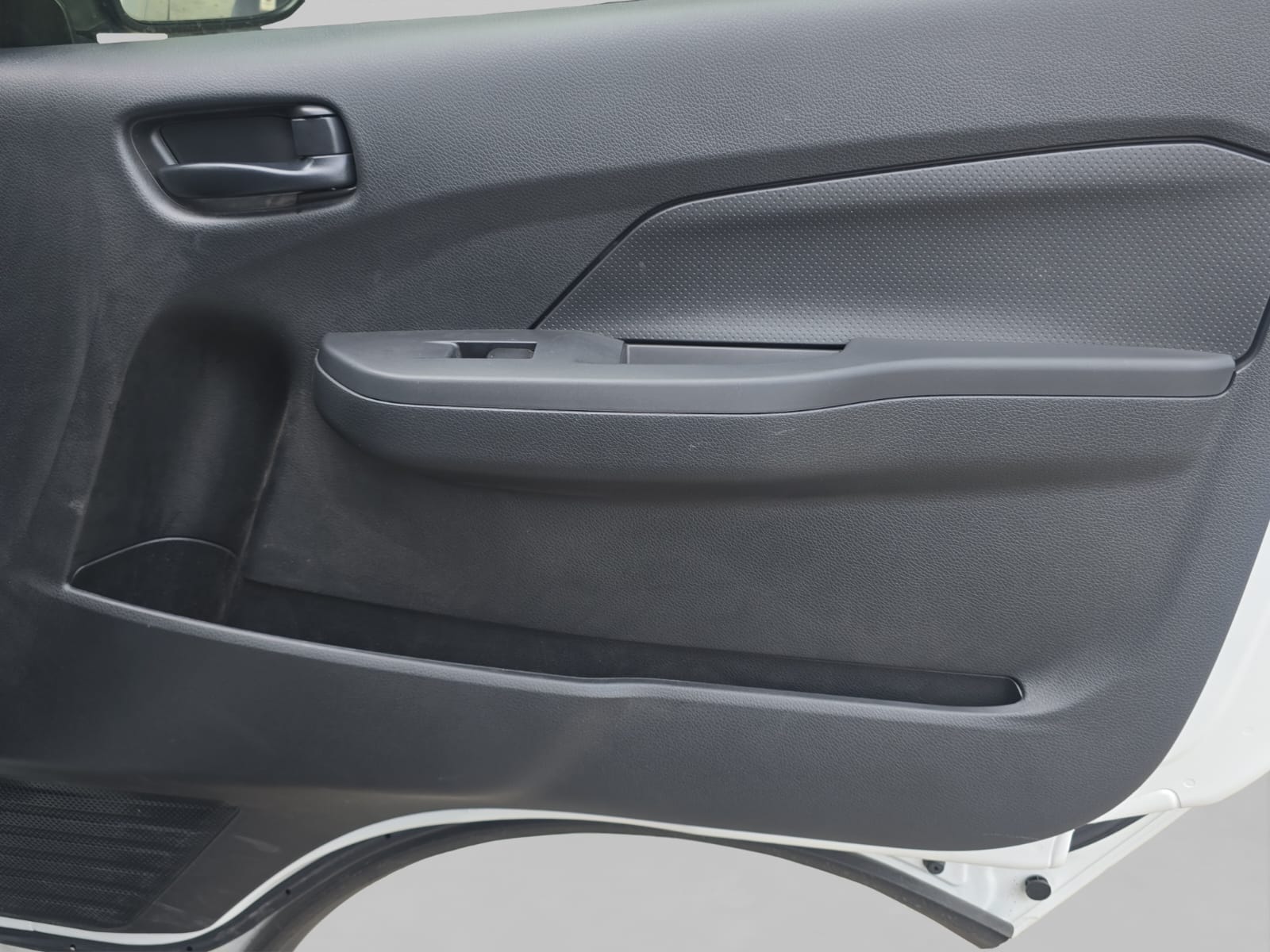 2024 Nissan Urvan 2.5 Panel Amplia AA Mt