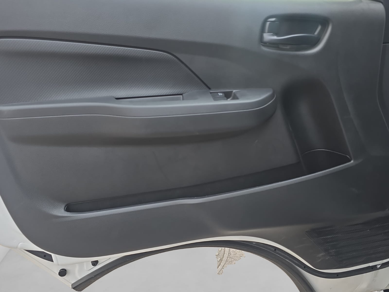 2024 Nissan Urvan 2.5 Panel Amplia AA Mt