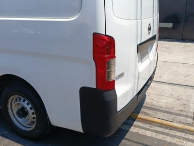 2022 Nissan Urvan 2.5 Panel Ventanas Amplia Paquete Seguridad Mt