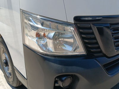 2022 Nissan Urvan 2.5 Panel Ventanas Amplia Paquete Seguridad Mt