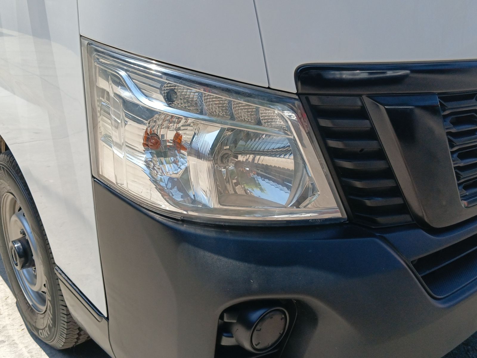 2022 Nissan Urvan 2.5 Panel Ventanas Amplia Paquete Seguridad Mt