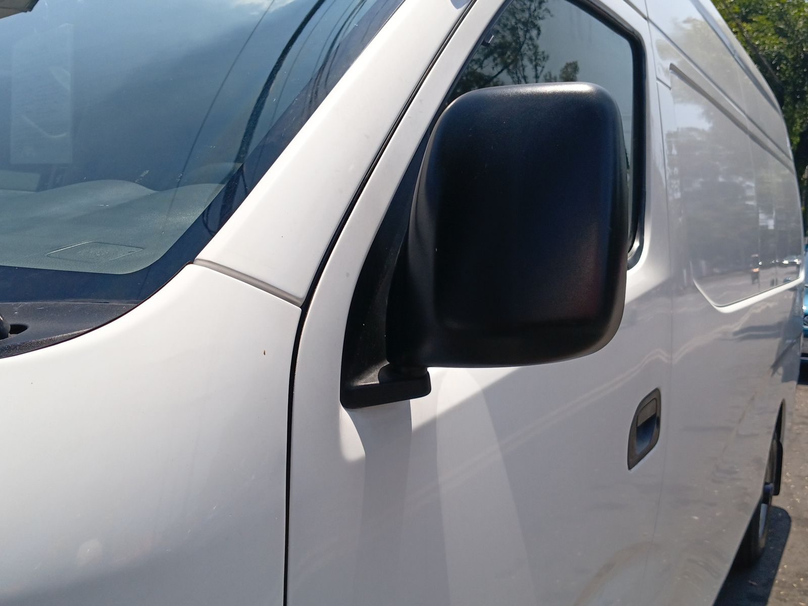 2022 Nissan Urvan 2.5 Panel Ventanas Amplia Paquete Seguridad Mt