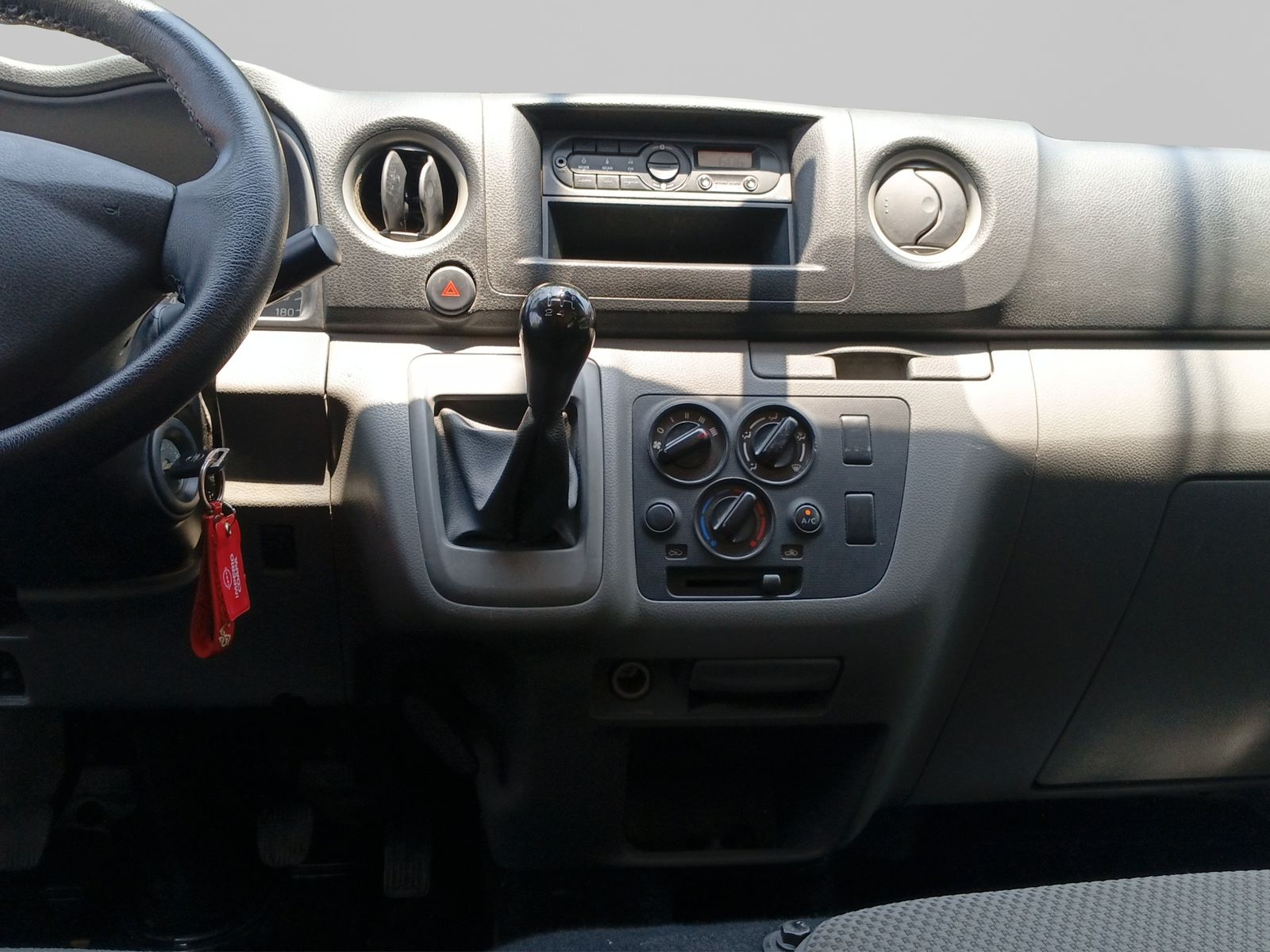 2022 Nissan Urvan 2.5 Panel Ventanas Amplia Paquete Seguridad Mt