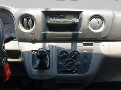 2022 Nissan Urvan 2.5 Panel Ventanas Amplia Paquete Seguridad Mt