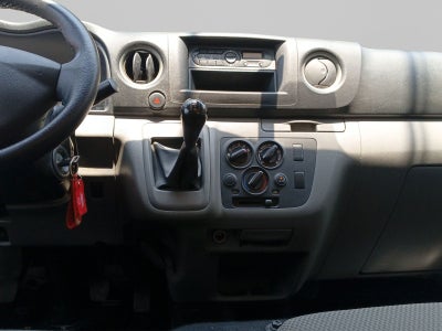 2022 Nissan Urvan 2.5 Panel Ventanas Amplia Paquete Seguridad Mt