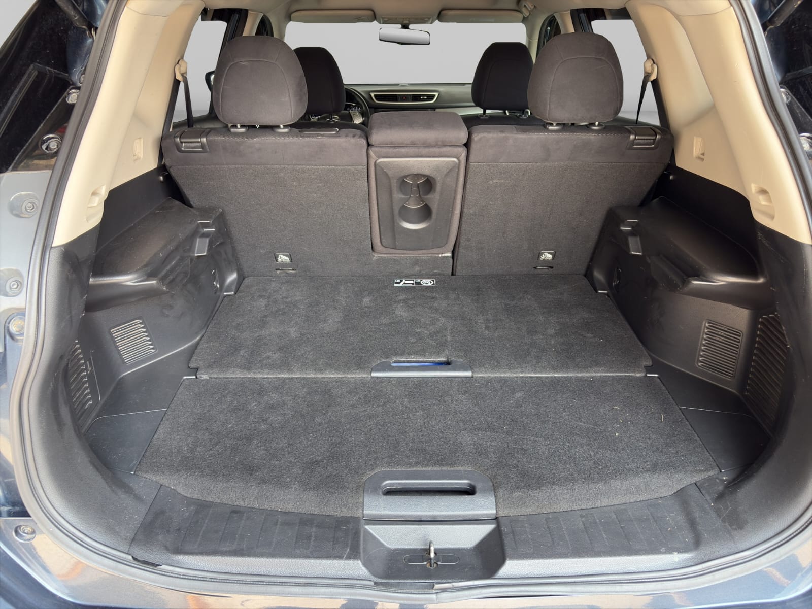 2016 Nissan X-Trail 2.5 Advance 2 Filas Cvt