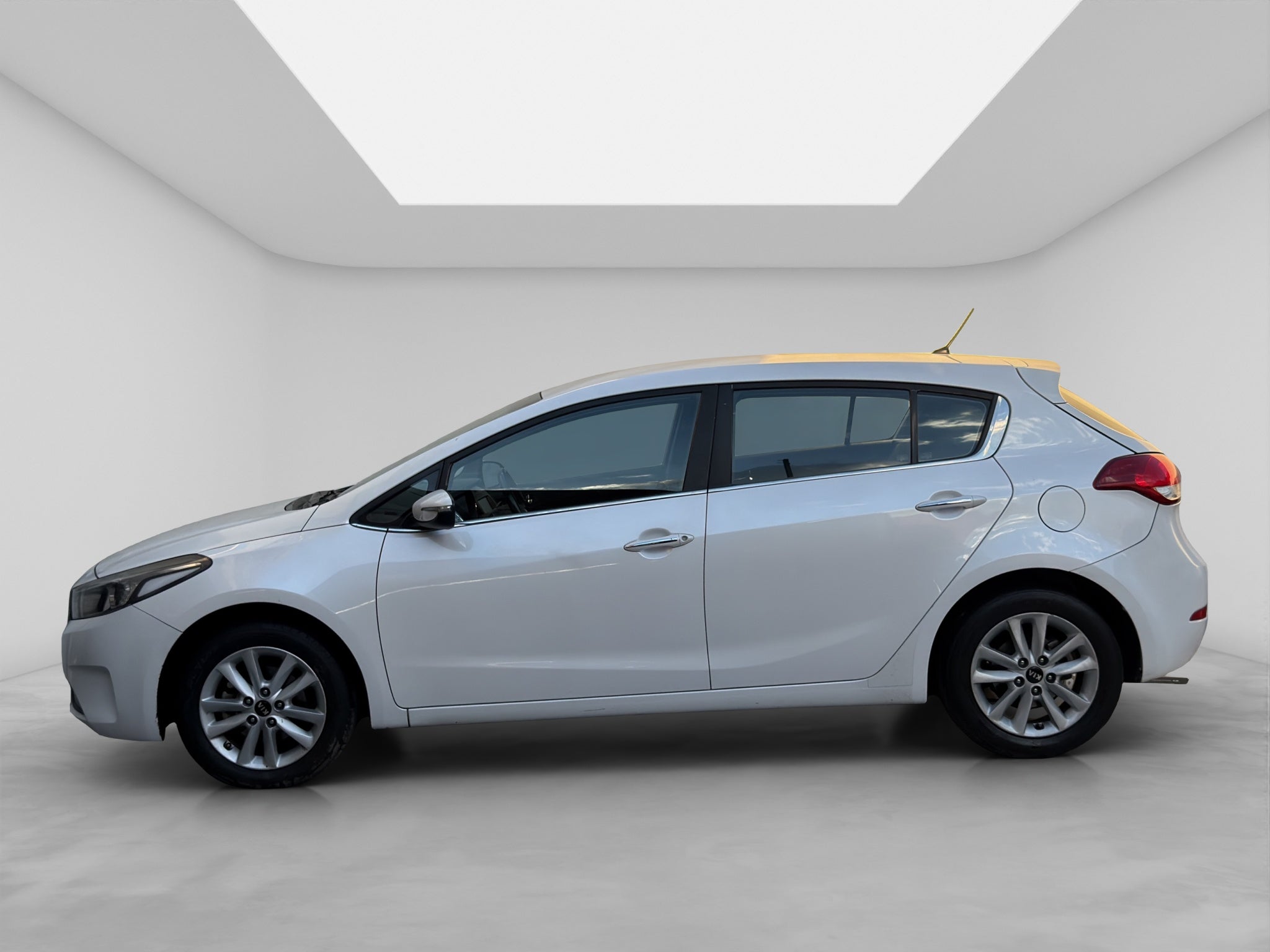 2018 Kia Forte 2.0 Hb 5 p Ex Mt