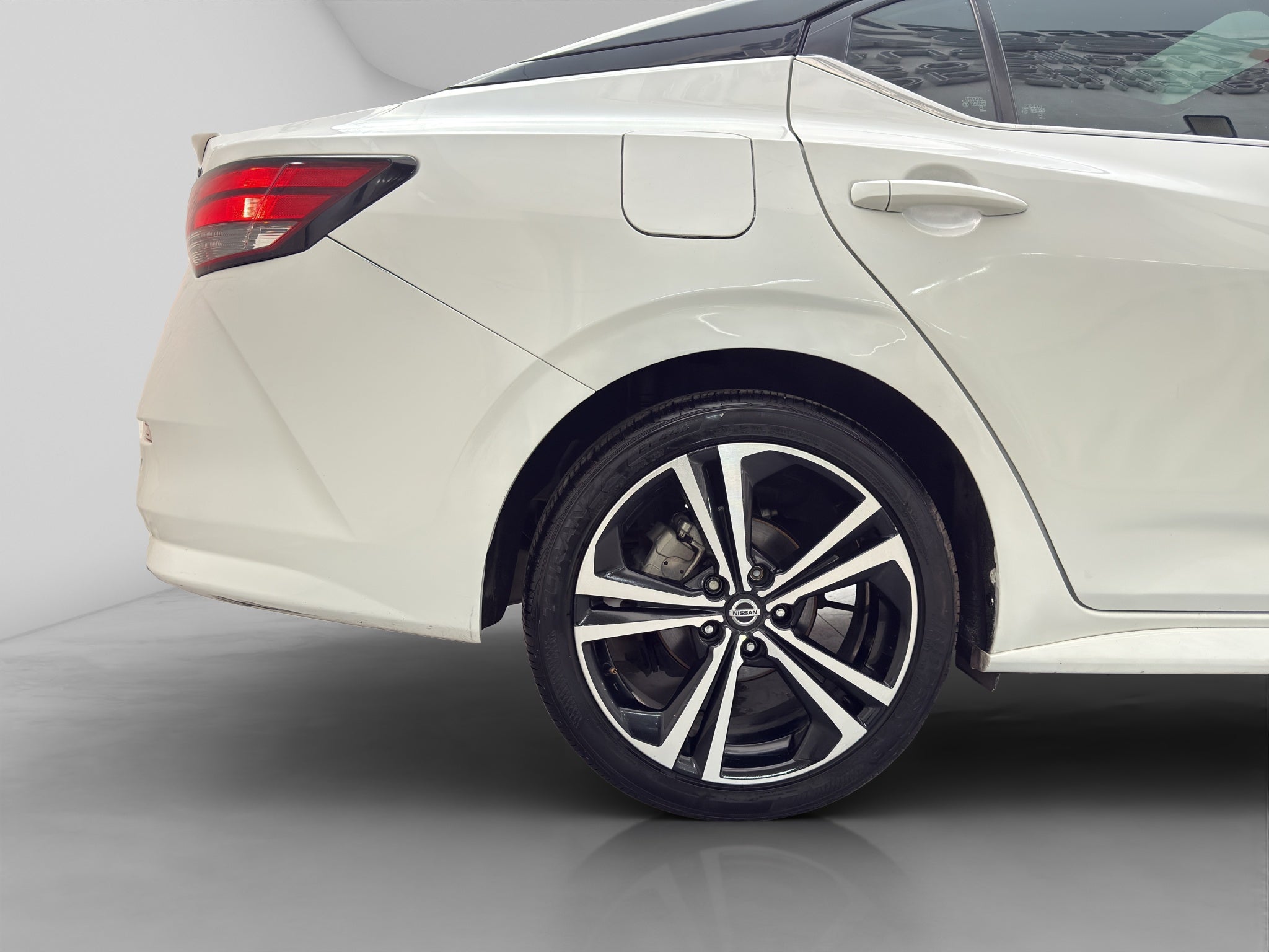 2023 Nissan Sentra 2.0 SR Bi-Tono At