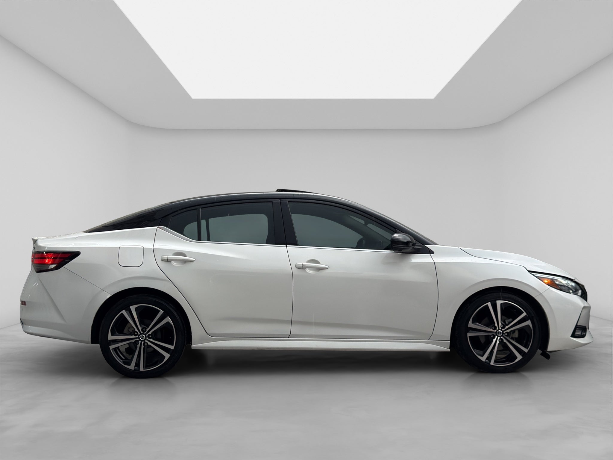 2023 Nissan Sentra 2.0 SR Bi-Tono At
