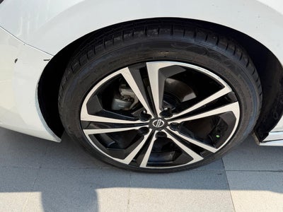 2023 Nissan Sentra 2.0 SR Bi-Tono At