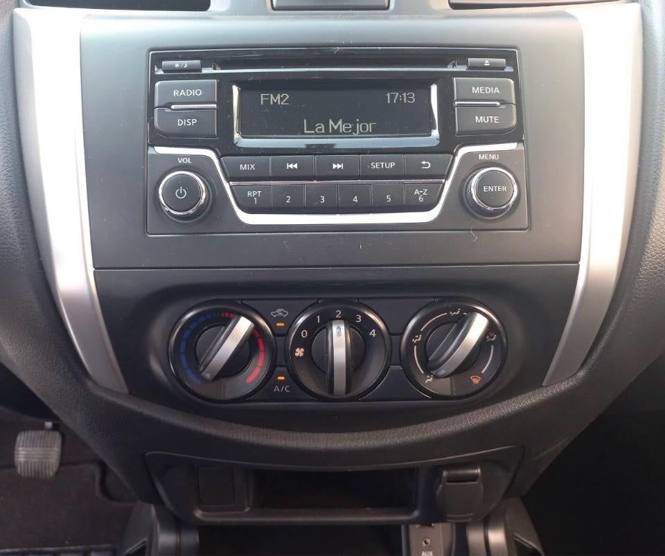 2020 Nissan NP300 2.4 Doble Cabina Se Aa Pack Seg Mt