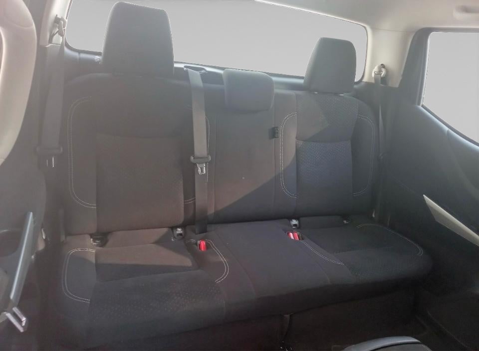 2020 Nissan NP300 2.4 Doble Cabina Se Aa Pack Seg Mt