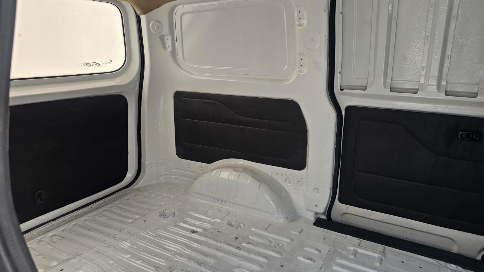 2023 Volkswagen Caddy 1.6 Cargo Van Mt