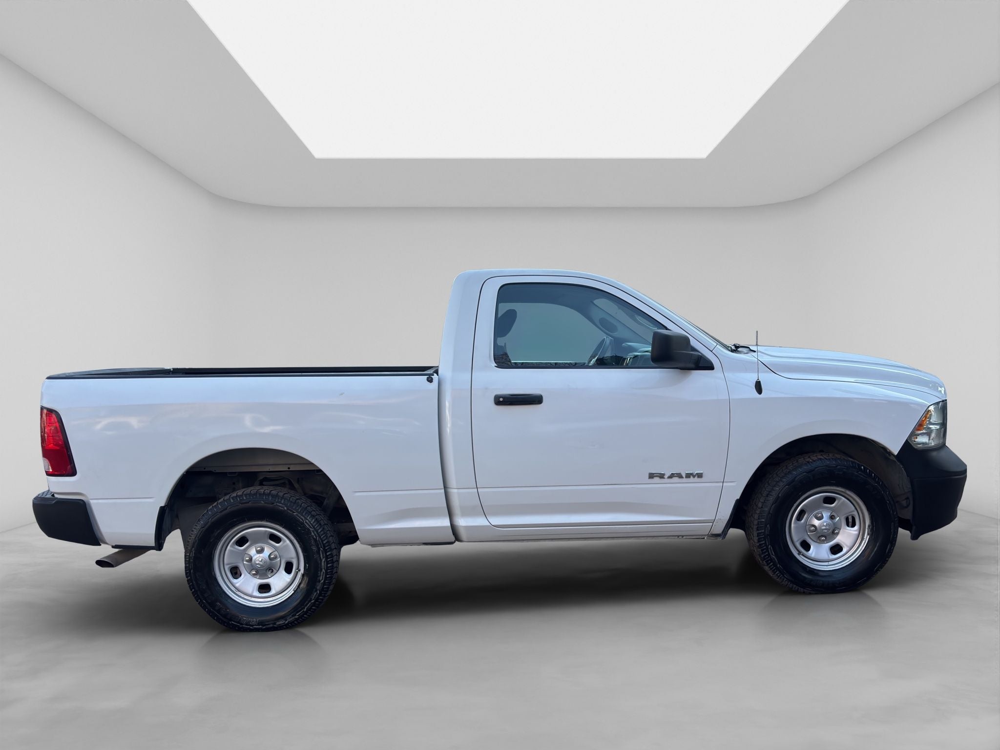 2020 RAM 1500 3.3 V6 XL Cab Regular 4x2 AT