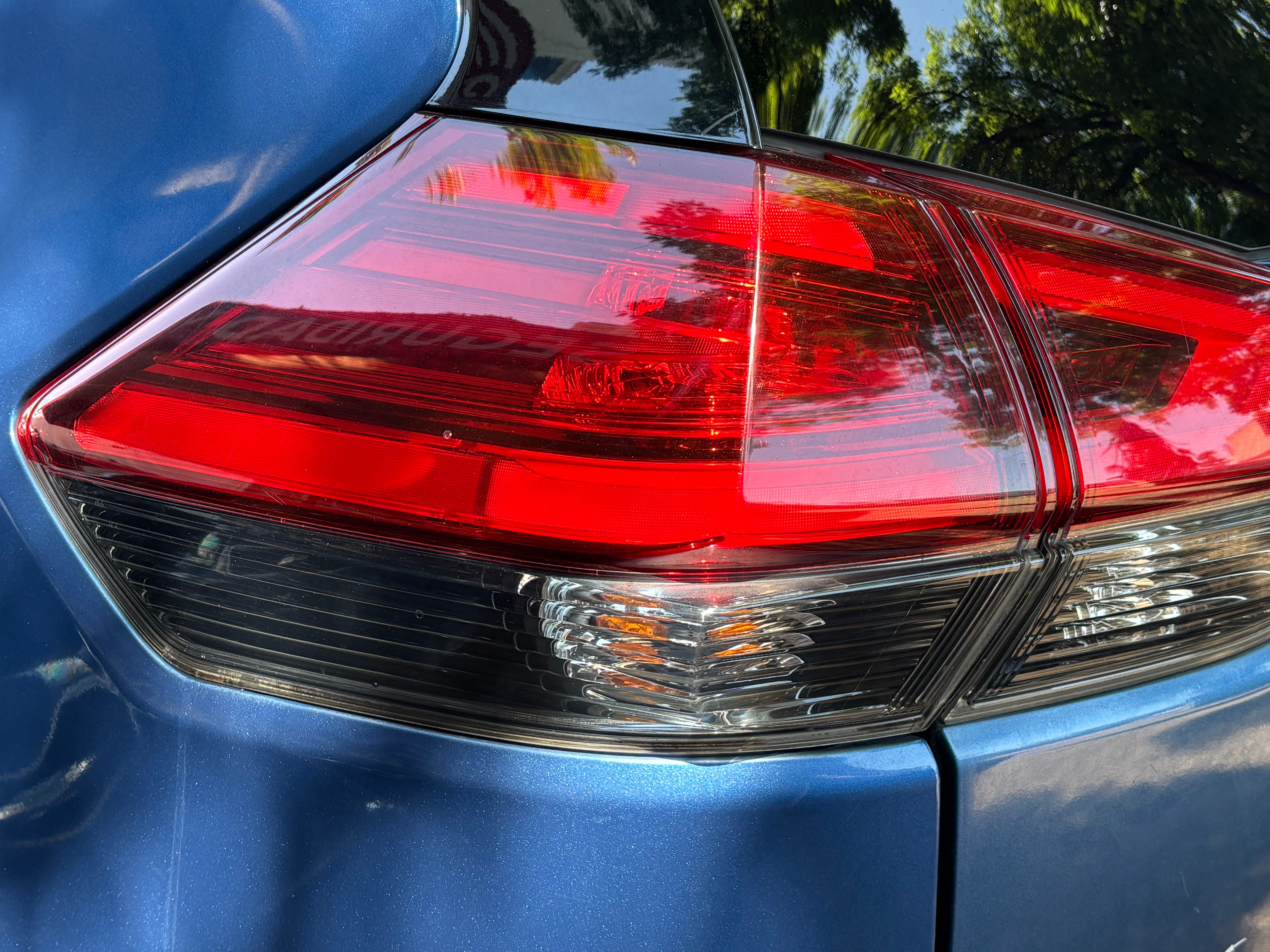 2019 Nissan X-Trail 2.5 Sense 3 Filas Cvt