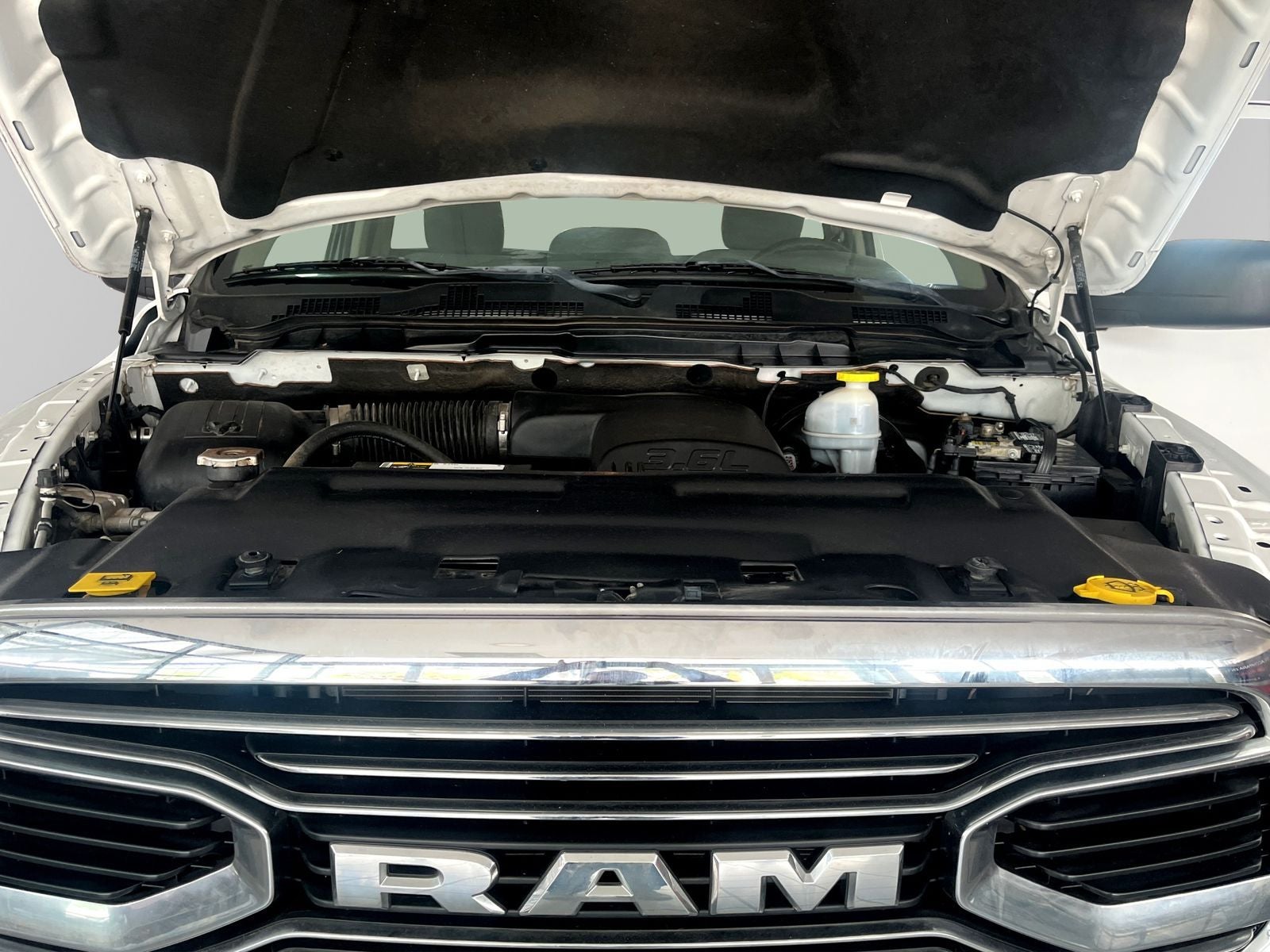 2020 RAM 1500 3.3 V6 XL Crew Cab 4x2 At