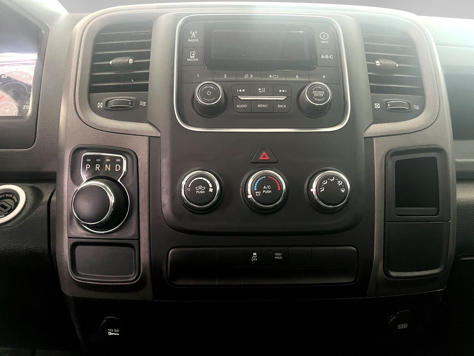 2020 RAM 1500 3.3 V6 XL Crew Cab 4x2 At