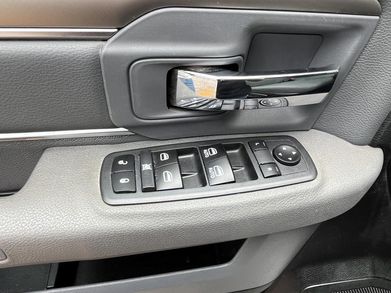 2020 RAM 1500 3.3 V6 XL Crew Cab 4x2 At