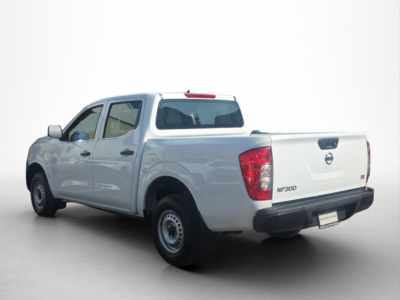 2020 Nissan NP300 2.4 Doble Cabina Se Aa Pack Seg Mt
