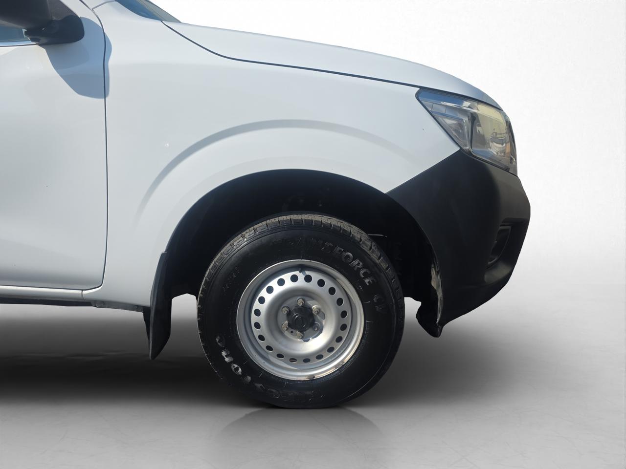 2020 Nissan NP300 2.4 Doble Cabina Se Aa Pack Seg Mt