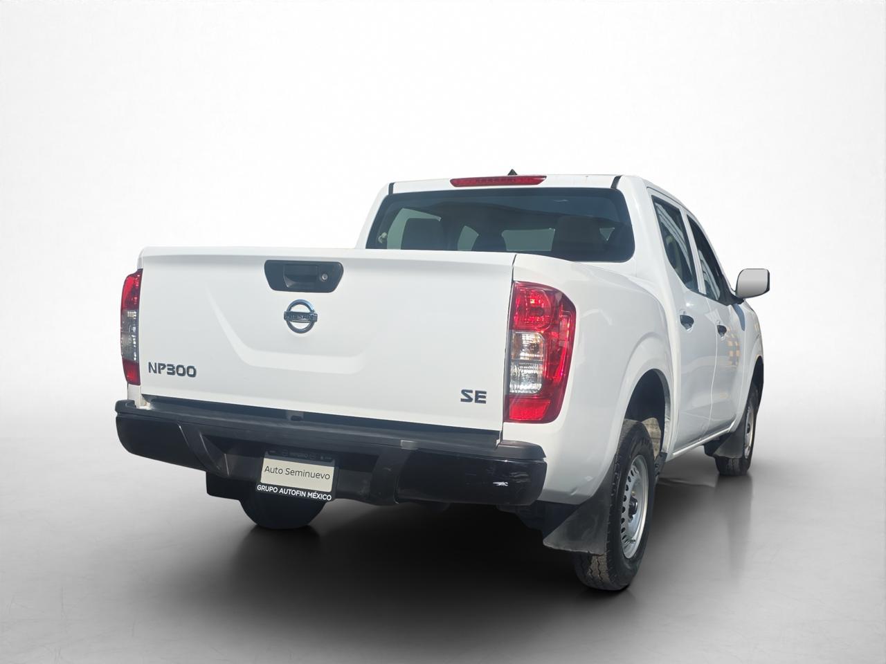 2020 Nissan NP300 2.4 Doble Cabina Se Aa Pack Seg Mt