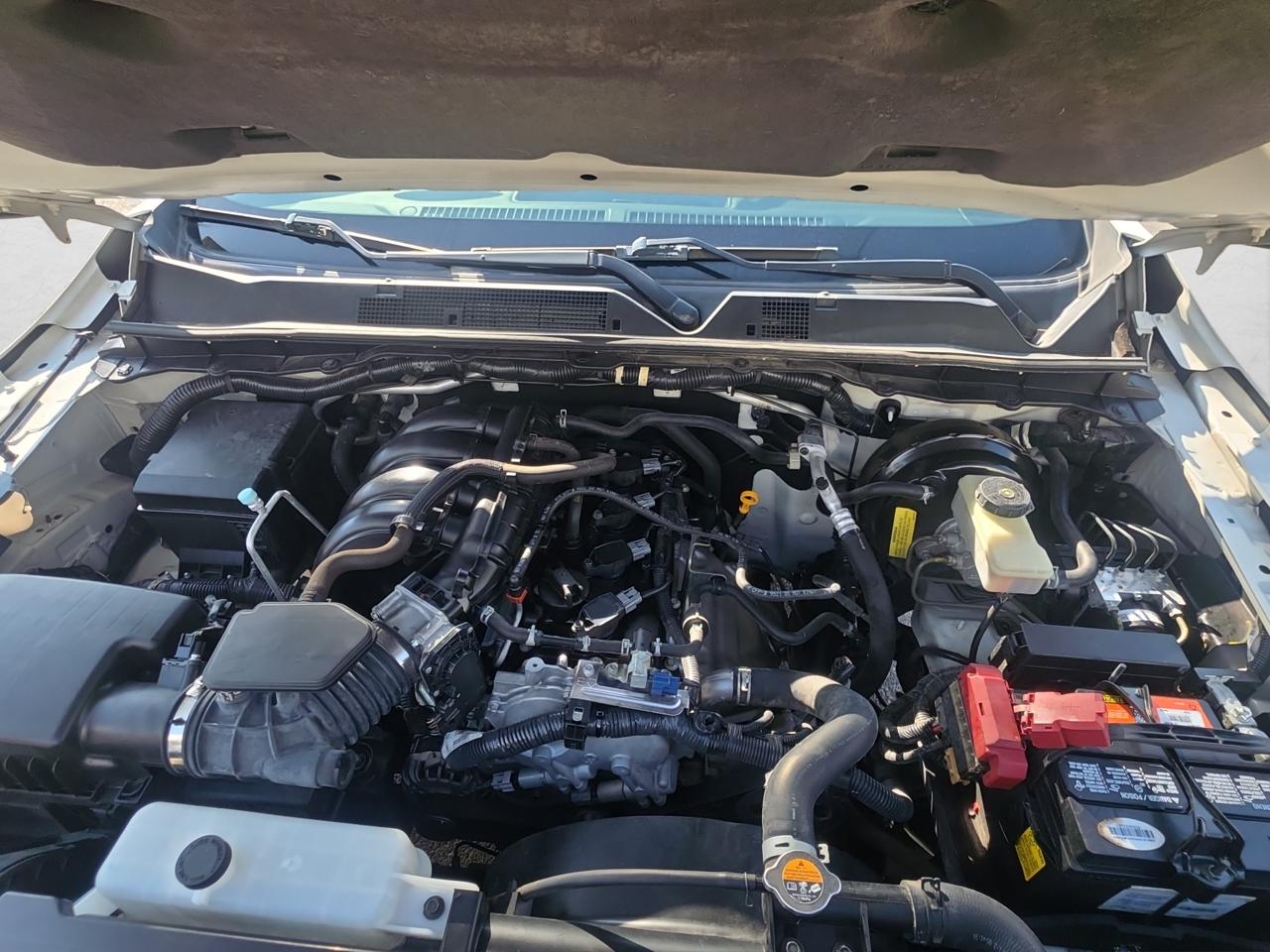 2020 Nissan NP300 2.4 Doble Cabina Se Aa Pack Seg Mt