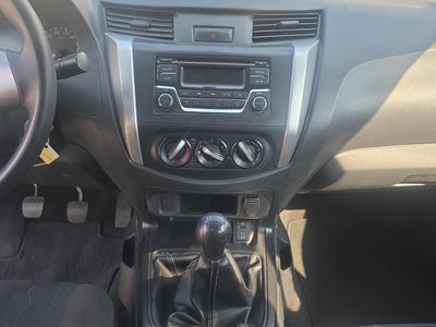 2020 Nissan NP300 2.4 Doble Cabina Se Aa Pack Seg Mt