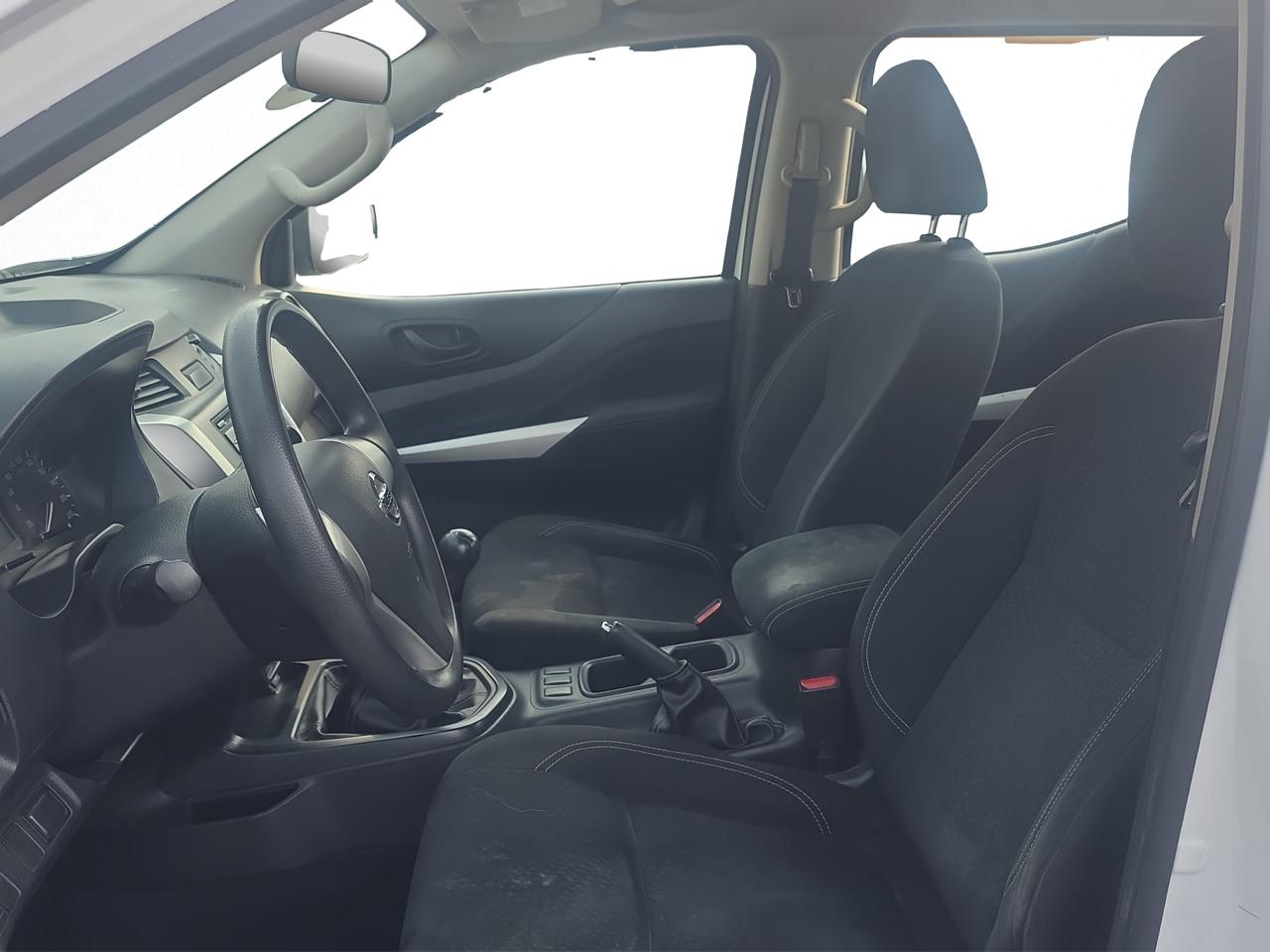 2020 Nissan NP300 2.4 Doble Cabina Se Aa Pack Seg Mt