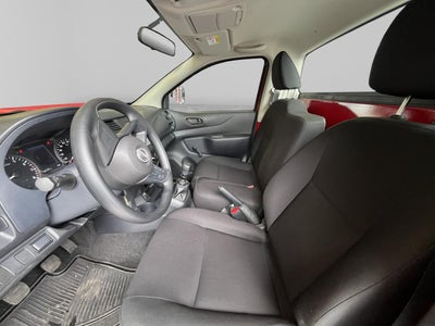 2025 Nissan NP300 2.5 Chasis AC VDC Mt