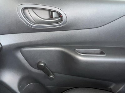 2025 Nissan NP300 2.5 Chasis AC VDC Mt