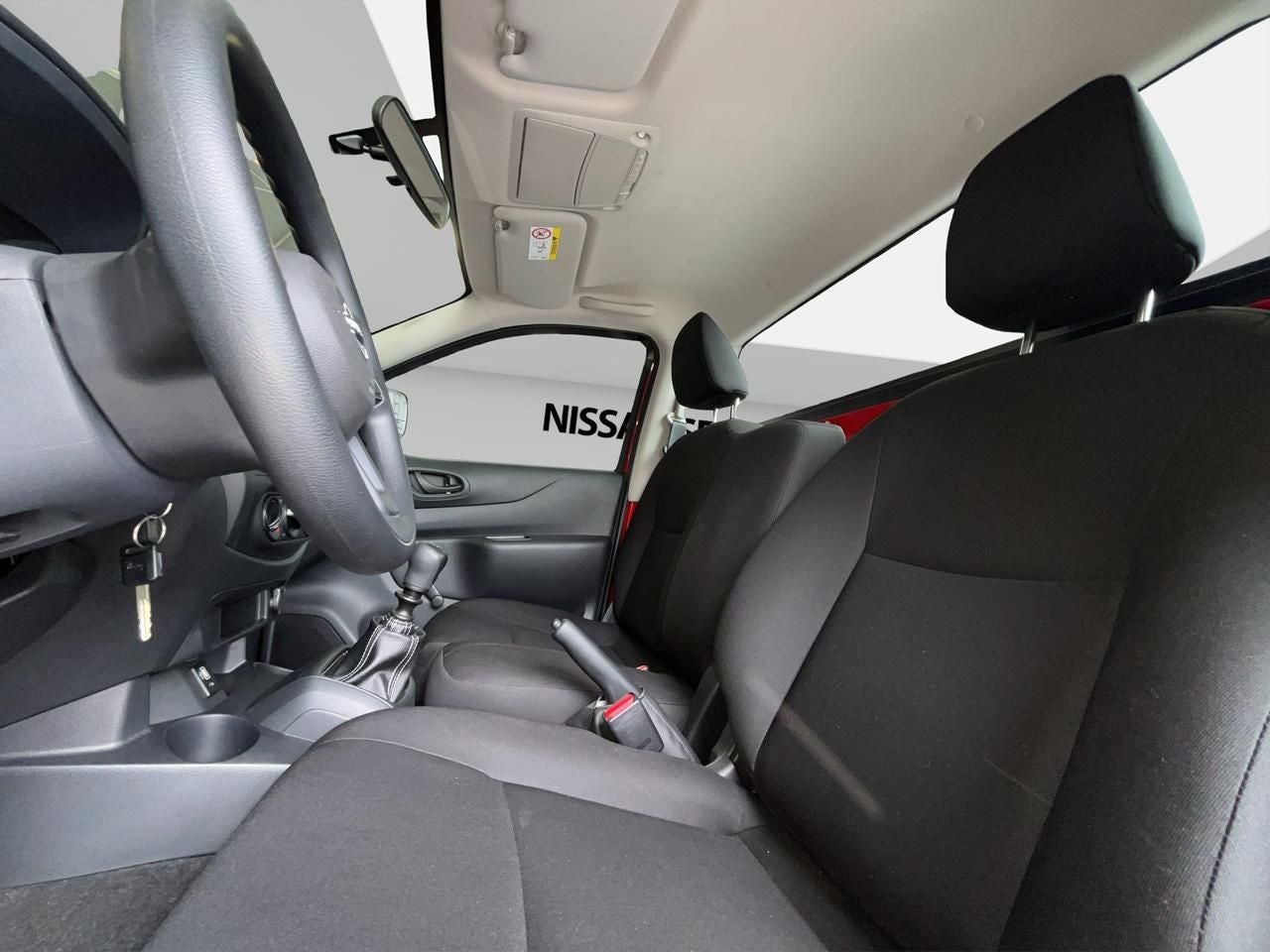 2025 Nissan NP300 2.5 Chasis AC VDC Mt