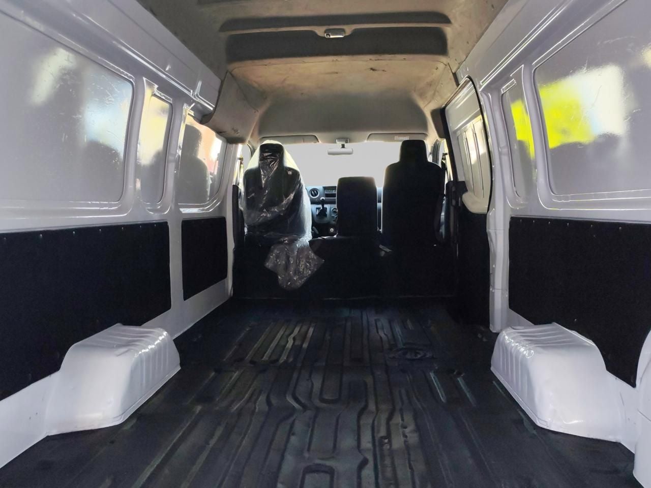 2023 Nissan Urvan 2.5 Panel Amplia AA Mt