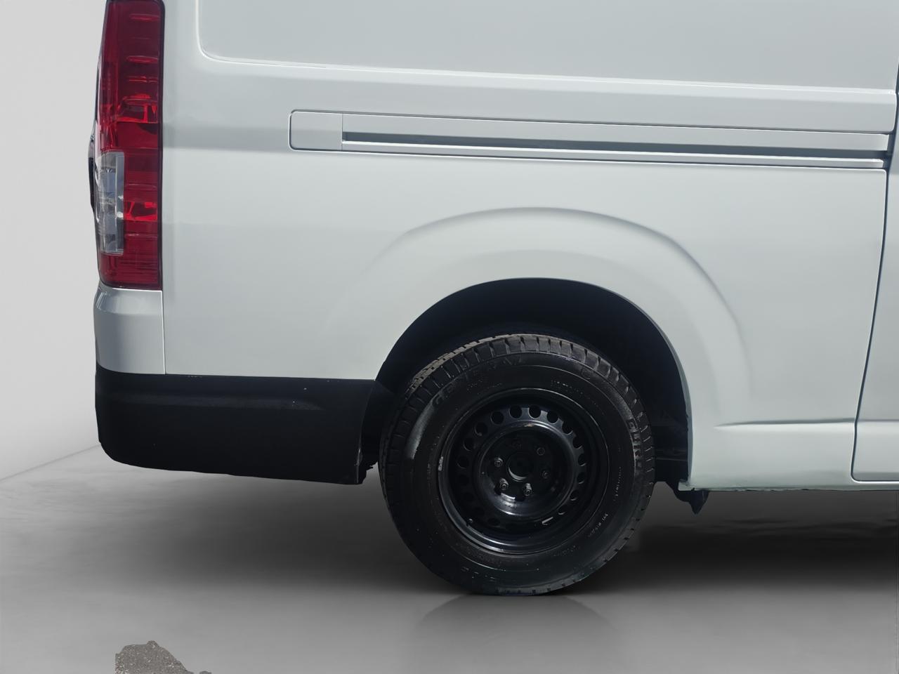 2023 Toyota Hiace 3.5 Super Larga Ventanas Mt