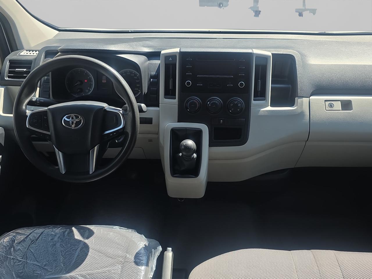 2023 Toyota Hiace 3.5 Super Larga Ventanas Mt