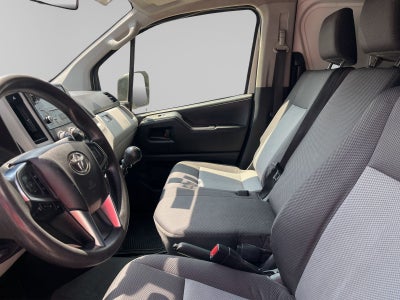 2023 Toyota Hiace 3.5 Super Larga Ventanas Mt