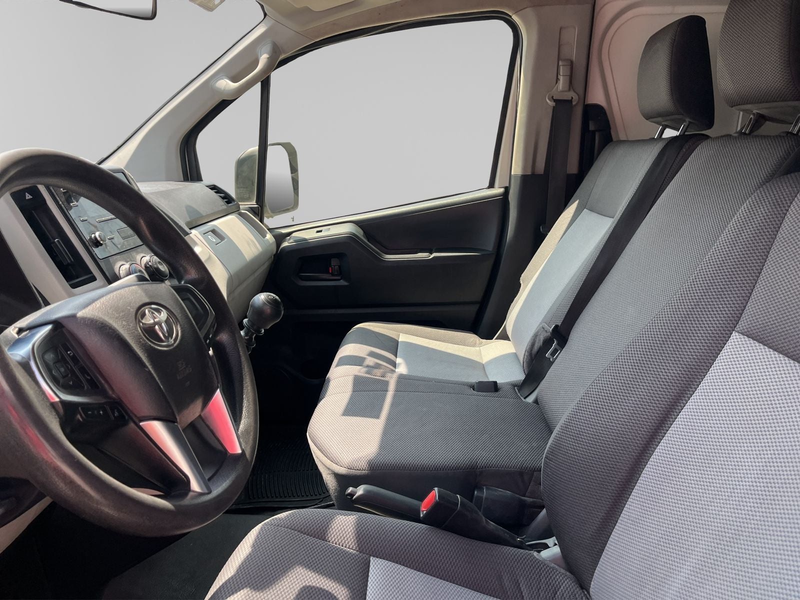 2023 Toyota Hiace 3.5 Super Larga Ventanas Mt
