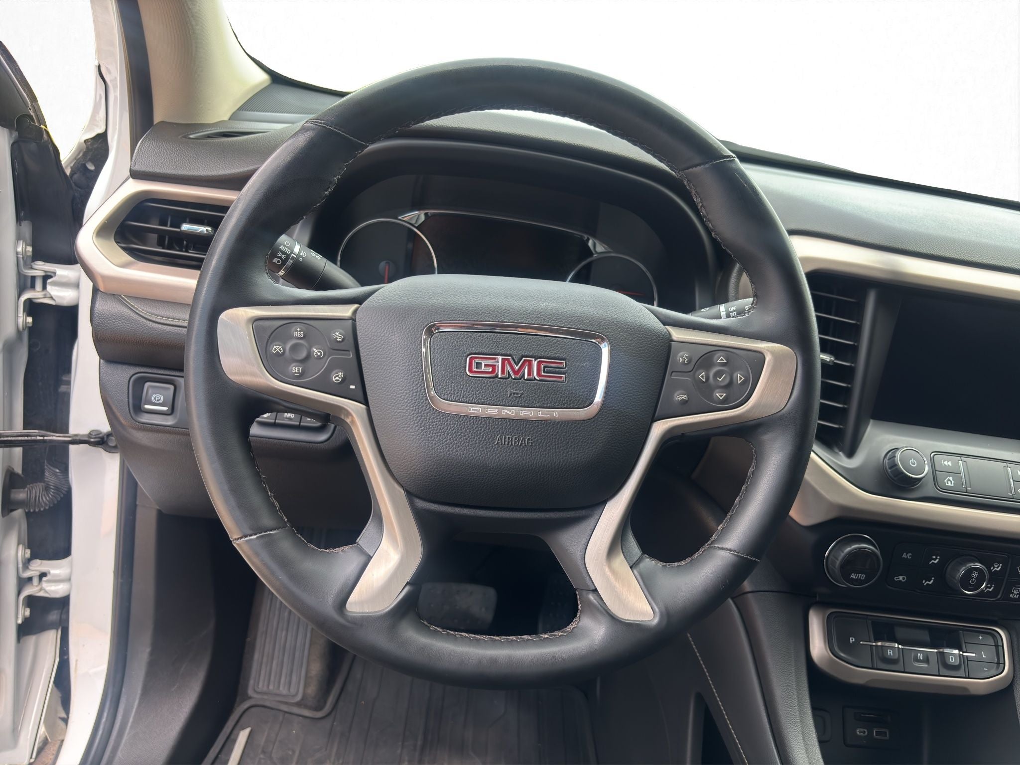 2023 GMC Acadia 3.6 Denali At
