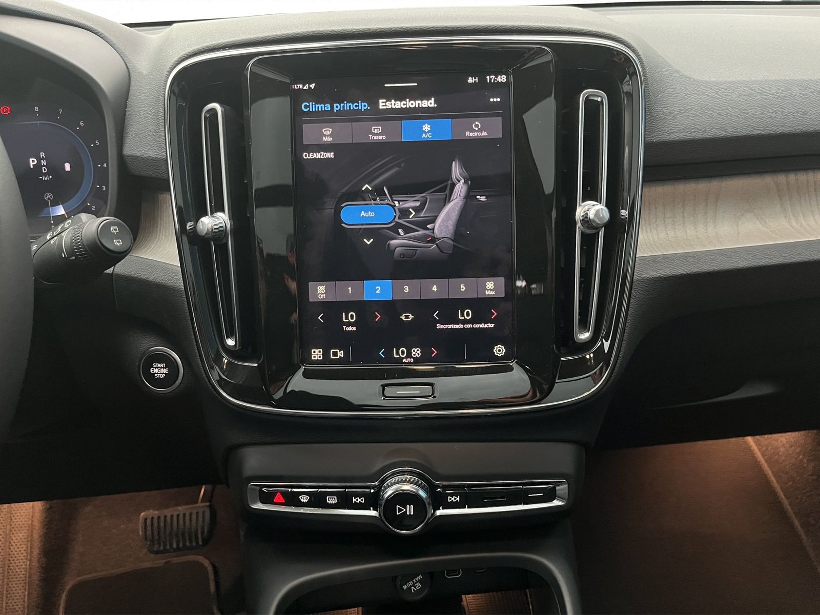 2024 Volvo XC40 2.0 B4 Mild Hybrid At