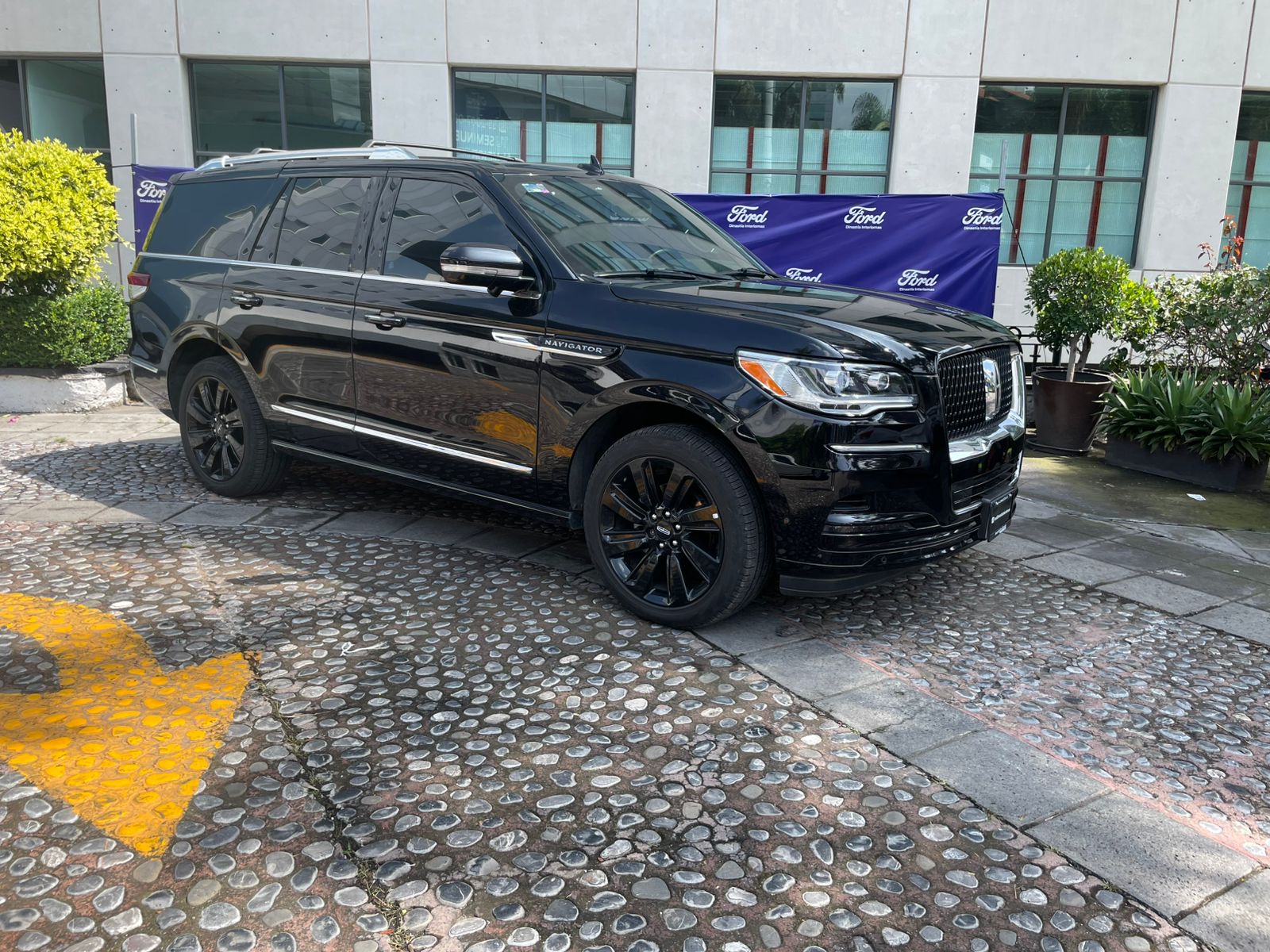 2023 Lincoln Navigator 3.5 V6 Reserve At