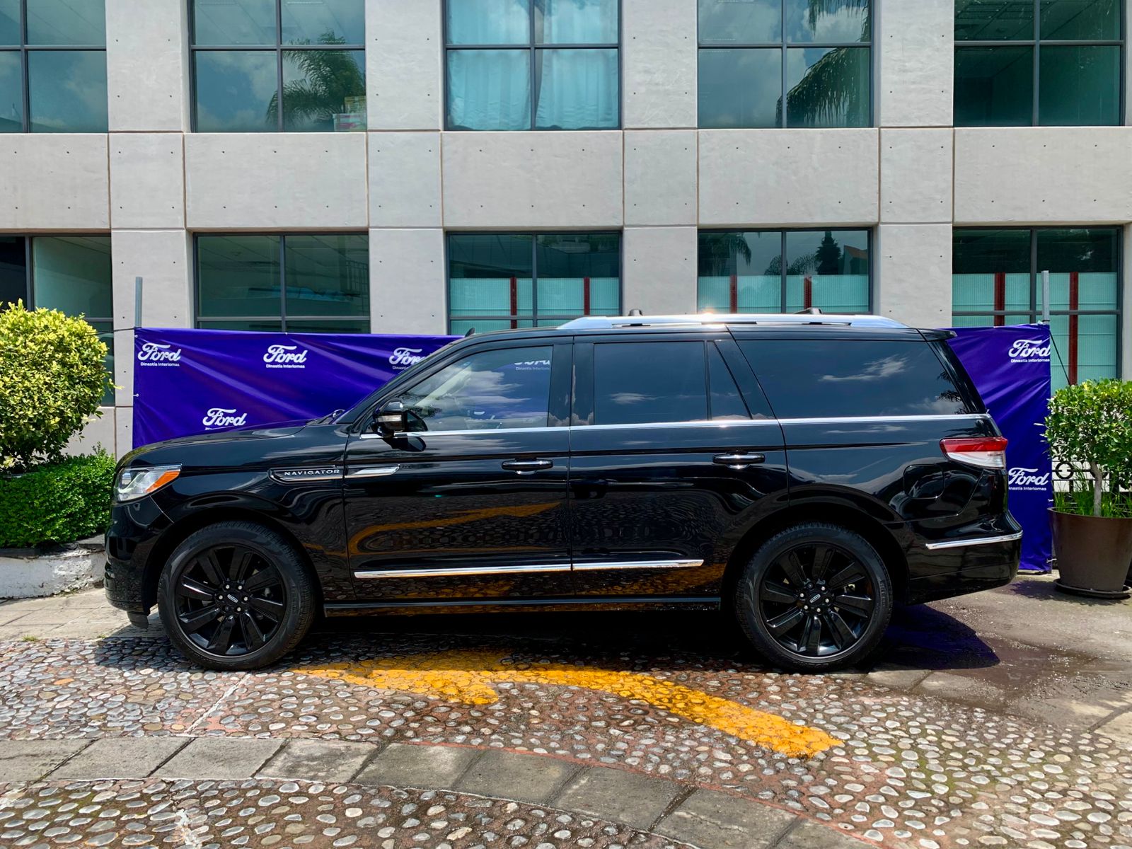 2023 Lincoln Navigator 3.5 V6 Reserve At