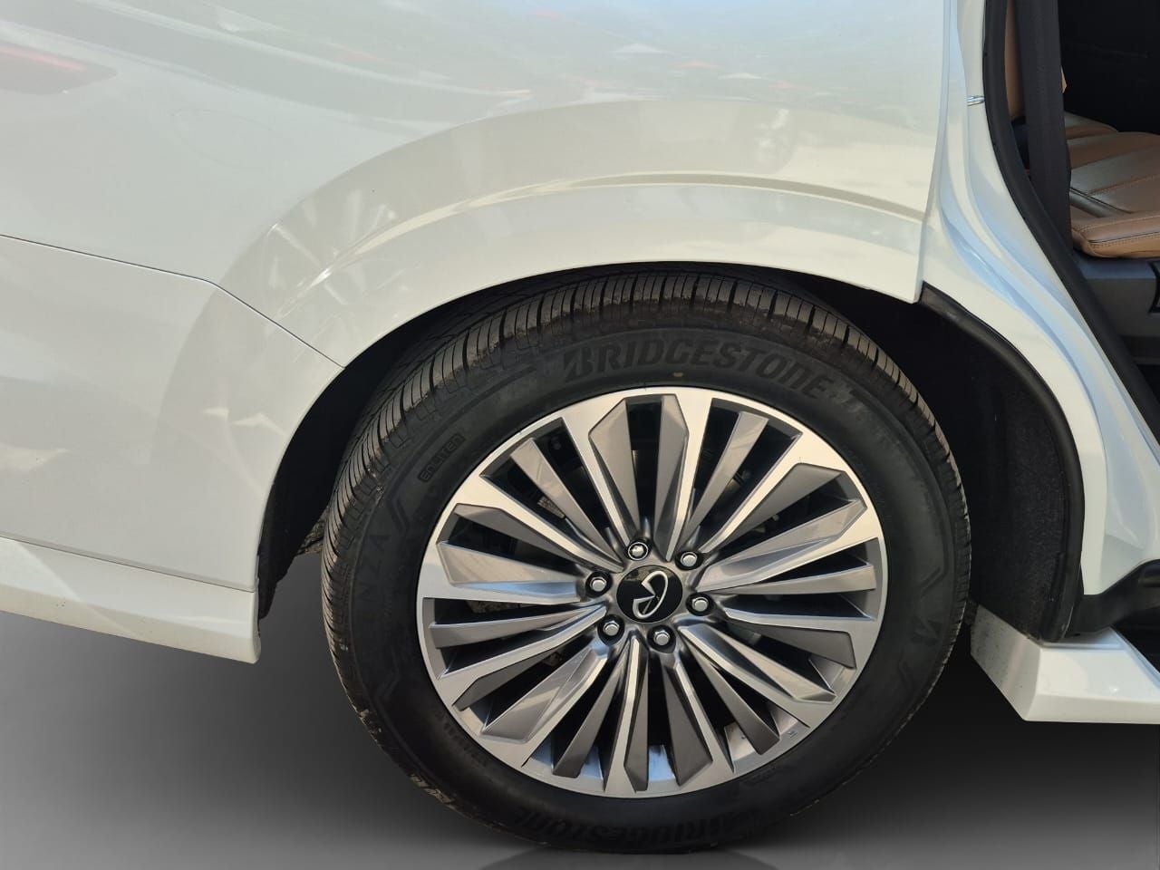 2025 INFINITI QX80 3.5 Sensory 8 pasajeros At